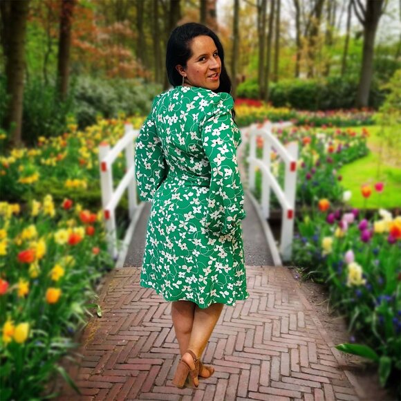 Eliza J Floral Shift Midi Dress Long Sleeve Fit & Flare Lined Pockets Size 12 - Picture 4 of 10